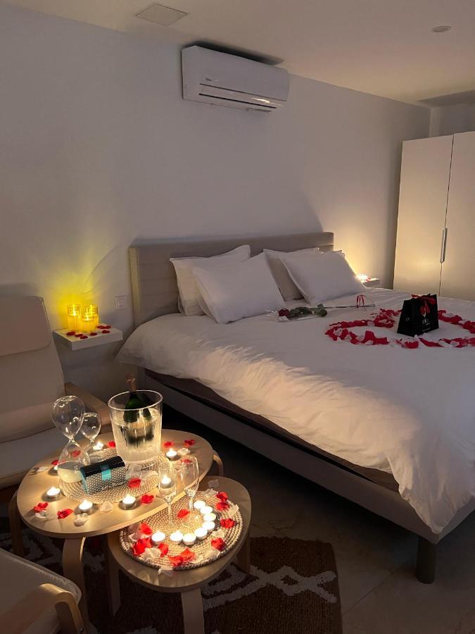Lovenest Marseille Luaran gambar